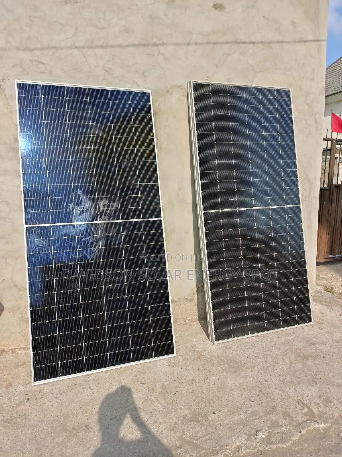 620watt Jinko Solar Panel Halfcourt