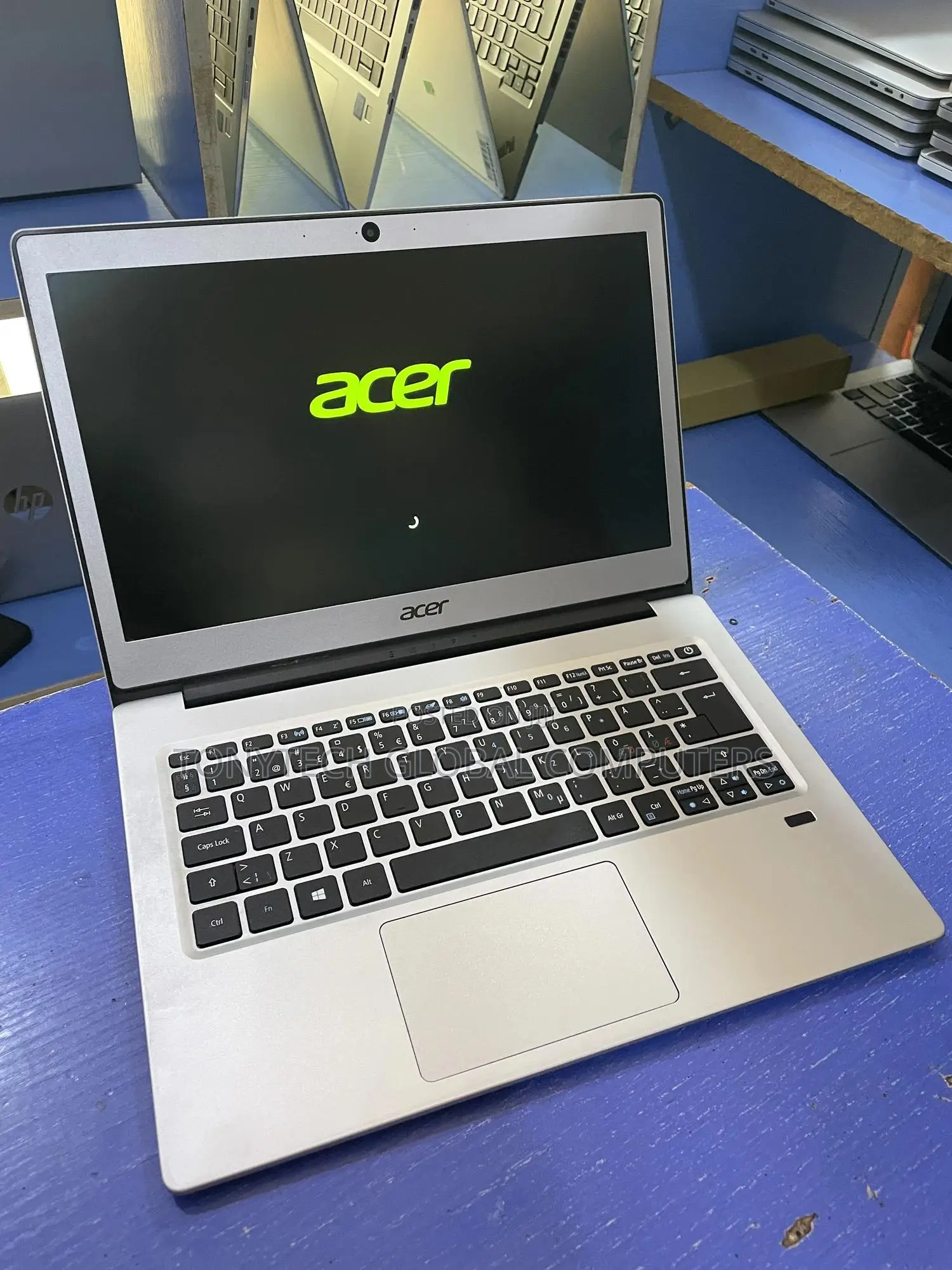 Laptop Acer Swift 1 4GB Intel Pentium SSD 160GB