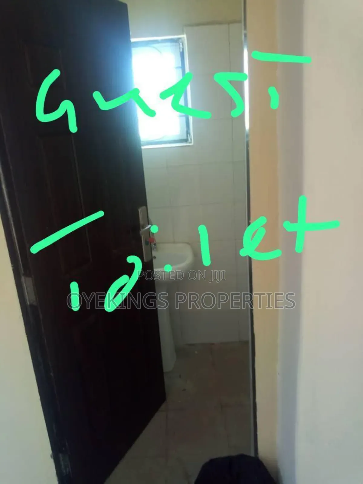 3bdrm Block of Flats in Adeoje, Akala Express for sale
