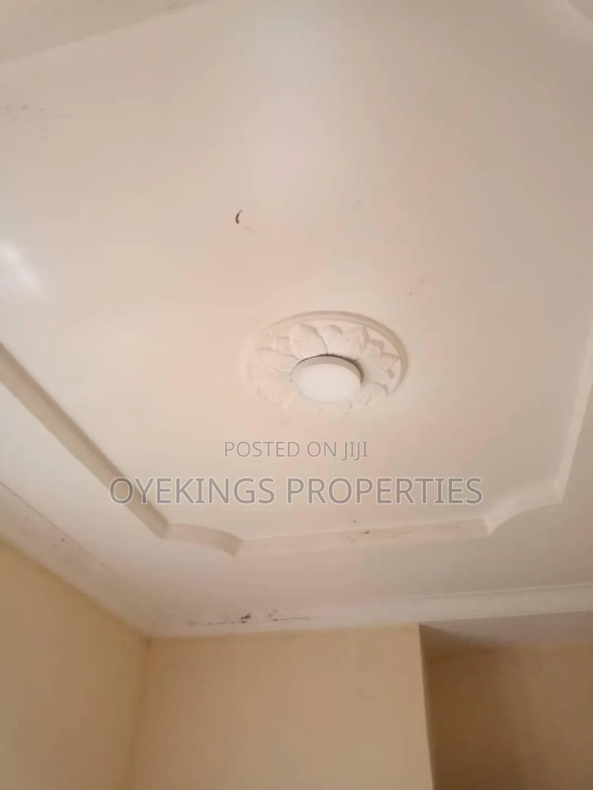 3bdrm Block of Flats in Adeoje, Akala Express for sale