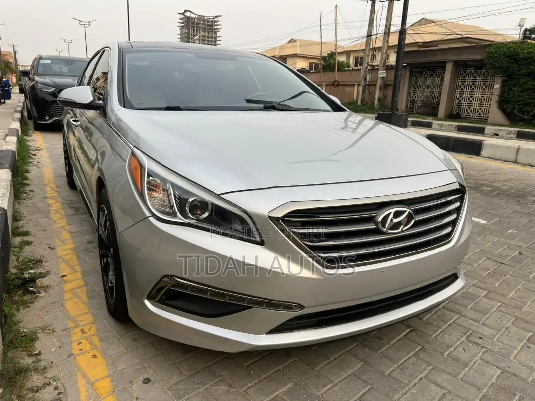 Hyundai Sonata Limited 4dr Sedan (2.4L 4cyl 6A) 2015 Silver