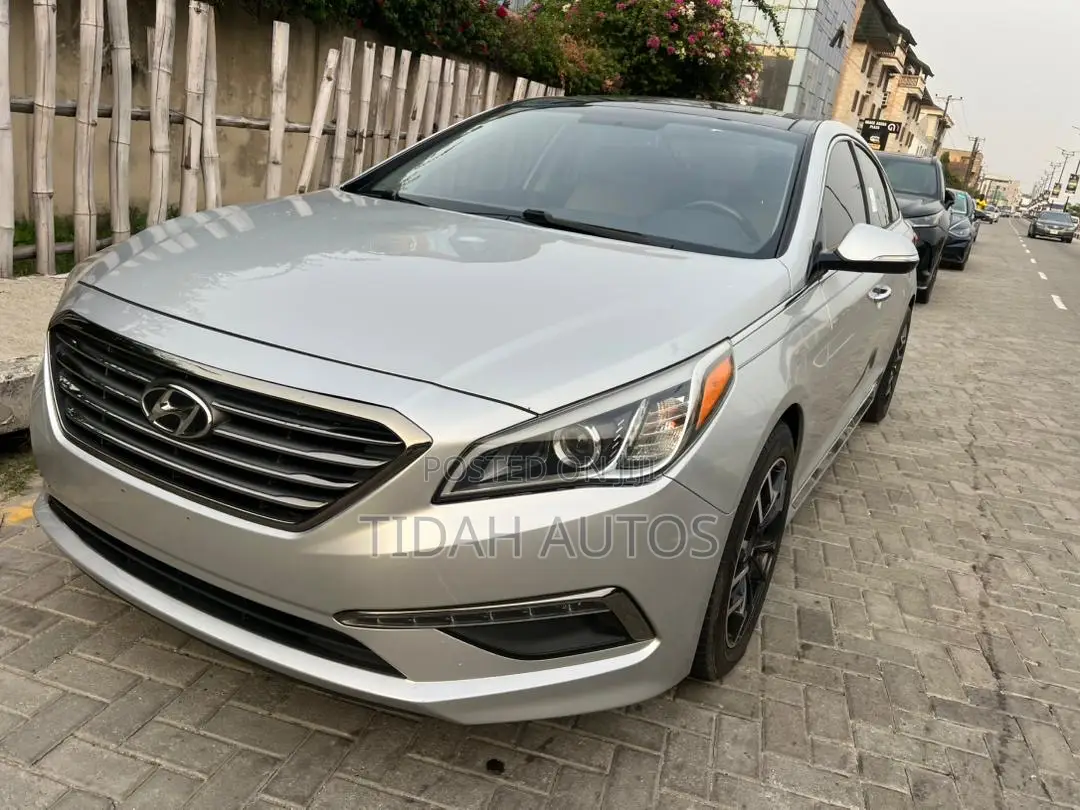 Hyundai Sonata Limited 4dr Sedan (2.4L 4cyl 6A) 2015 Silver