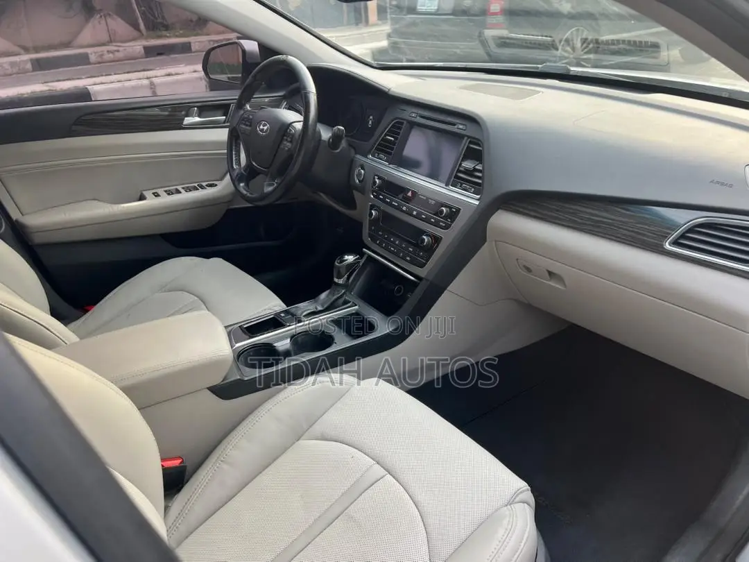 Hyundai Sonata Limited 4dr Sedan (2.4L 4cyl 6A) 2015 Silver