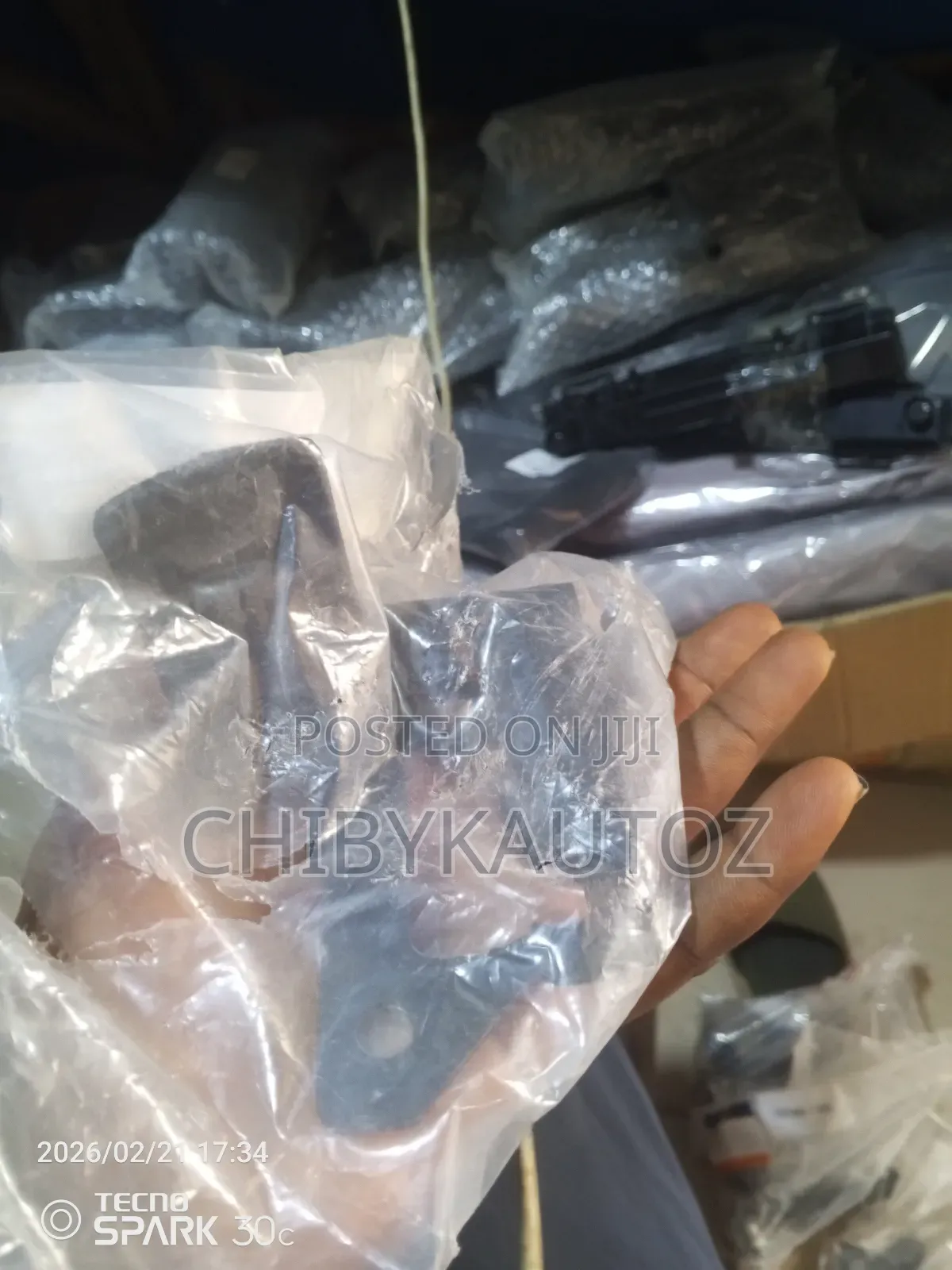 Bonnet Opener for Gle 167 2021