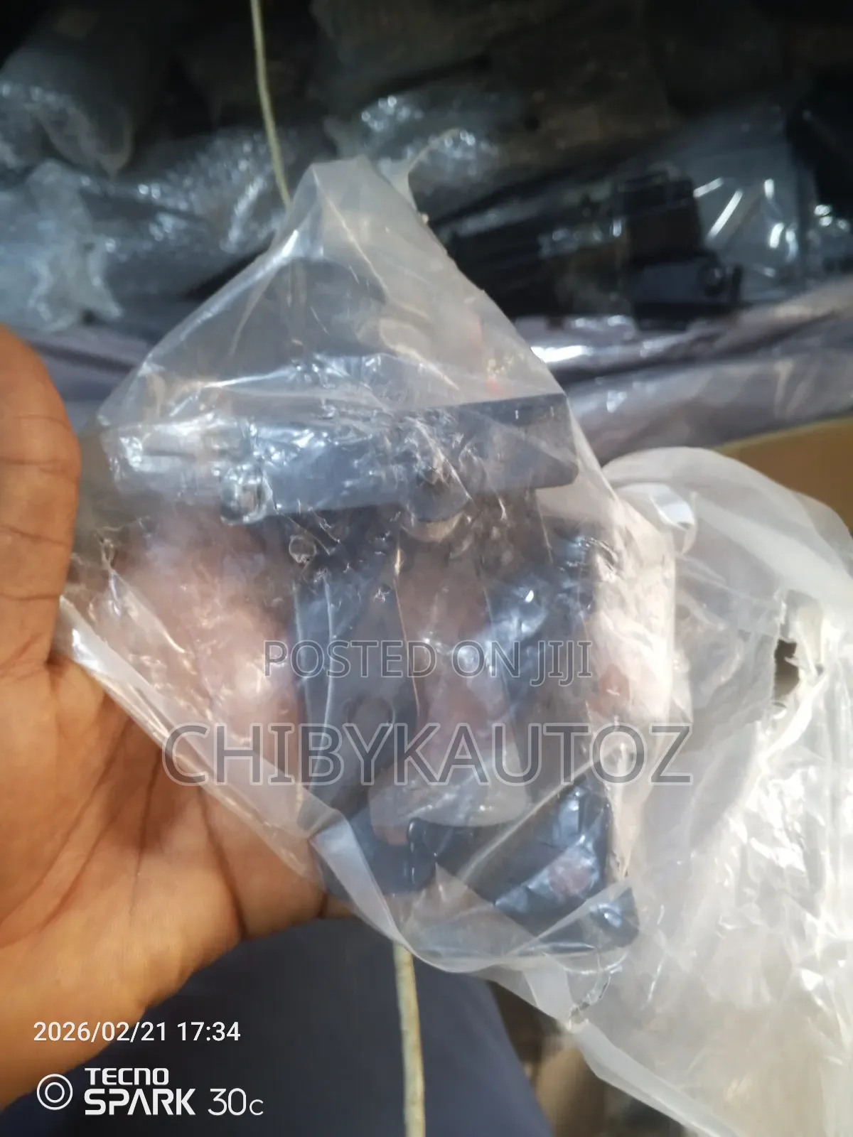 Bonnet Opener for Gle 167 2021