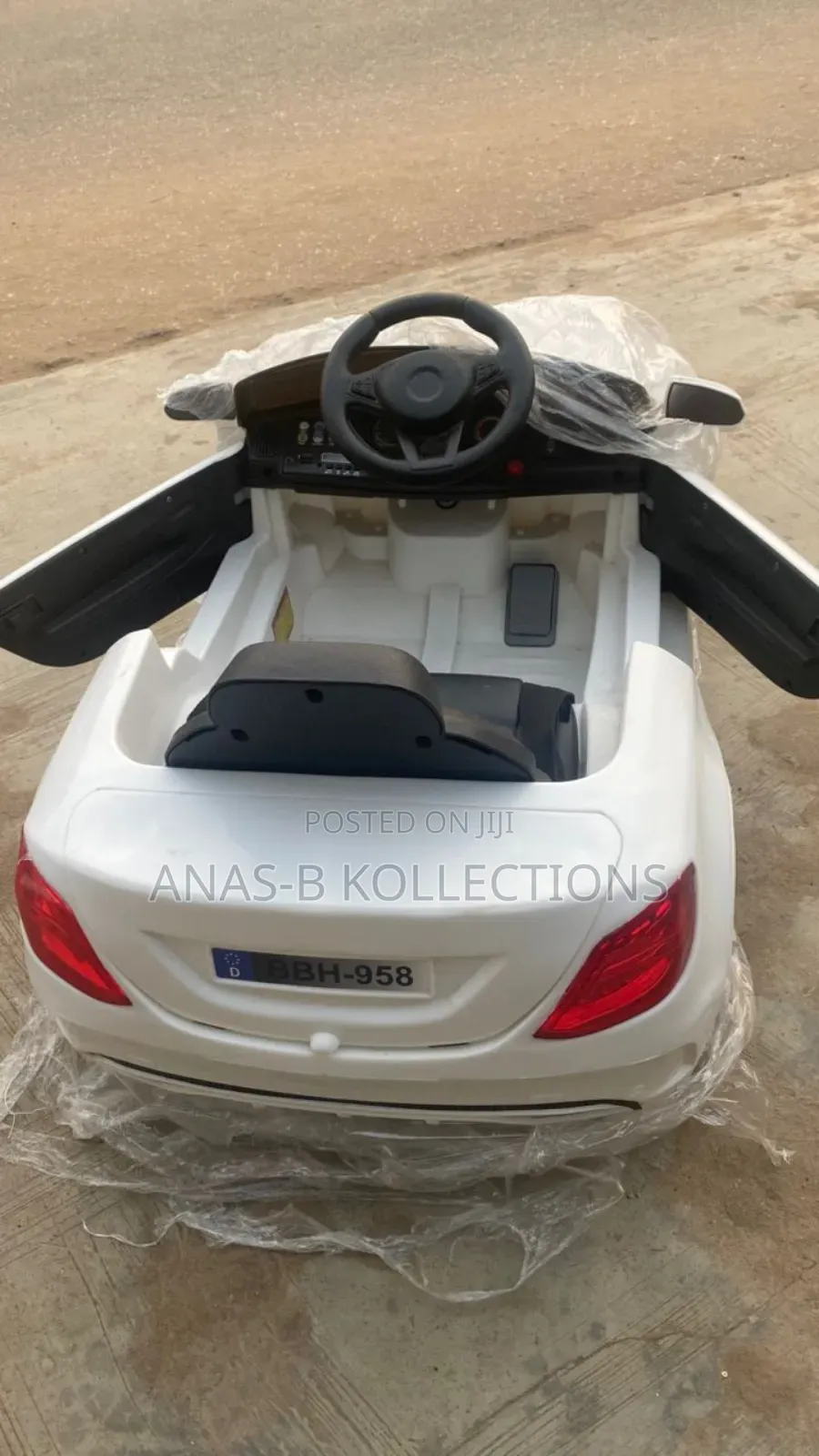 Direct Belgium Children's Lamborghini Car (Sings and Light)