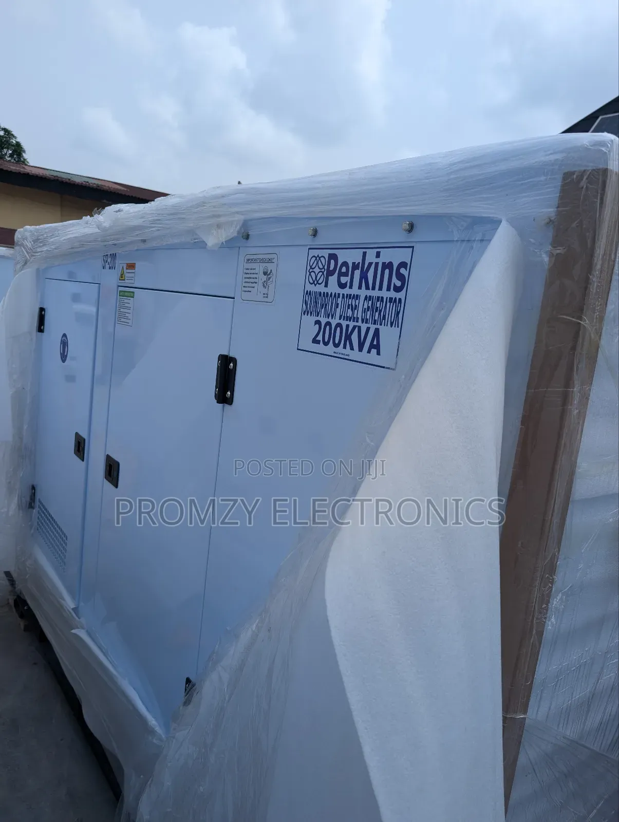 Brand New Perkins Diesel Soundproof Generator Sp200kva 100% Copper Coi