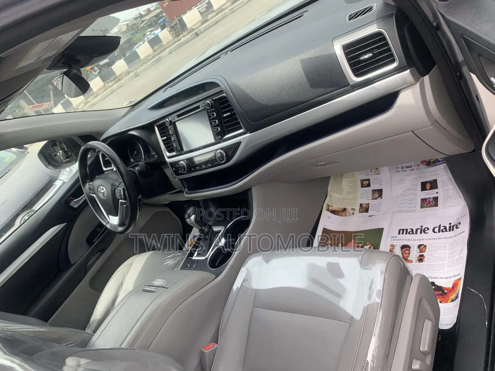 Toyota Highlander XLE 4x4 V6 (3.5L 6cyl 8A) 2017 Silver
