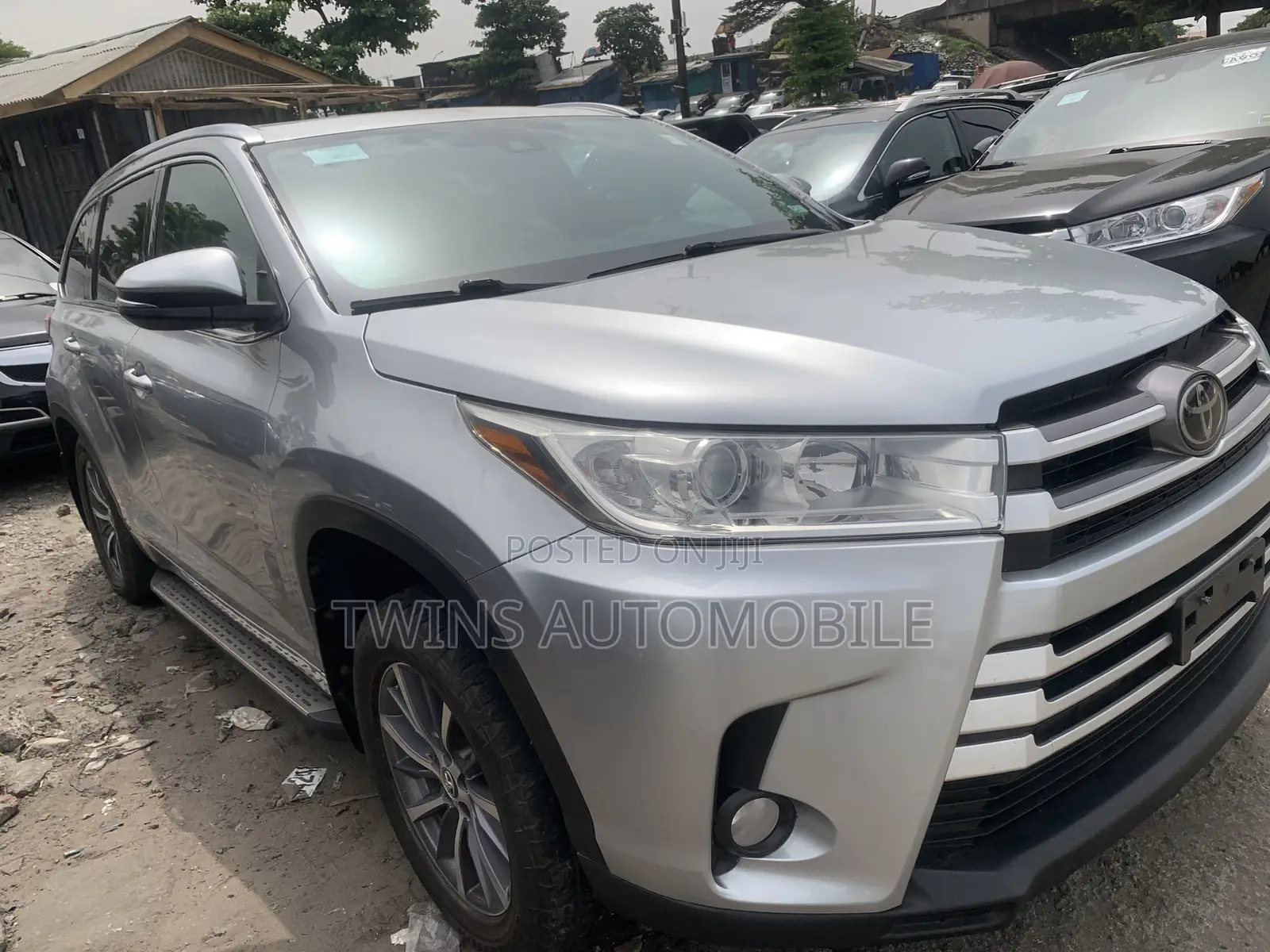 Toyota Highlander XLE 4x4 V6 (3.5L 6cyl 8A) 2017 Silver