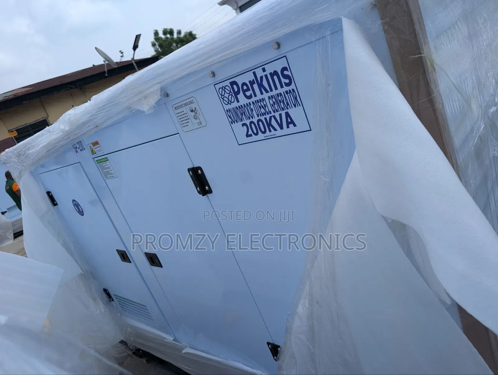 Perkins Diesel Soundproof Generator 2years Wty(200kva)