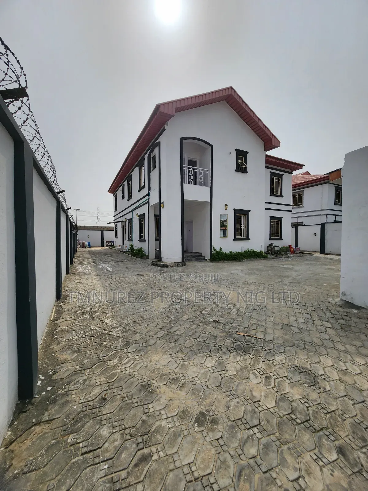 2bdrm Apartment in Lekki Phase1 for rent