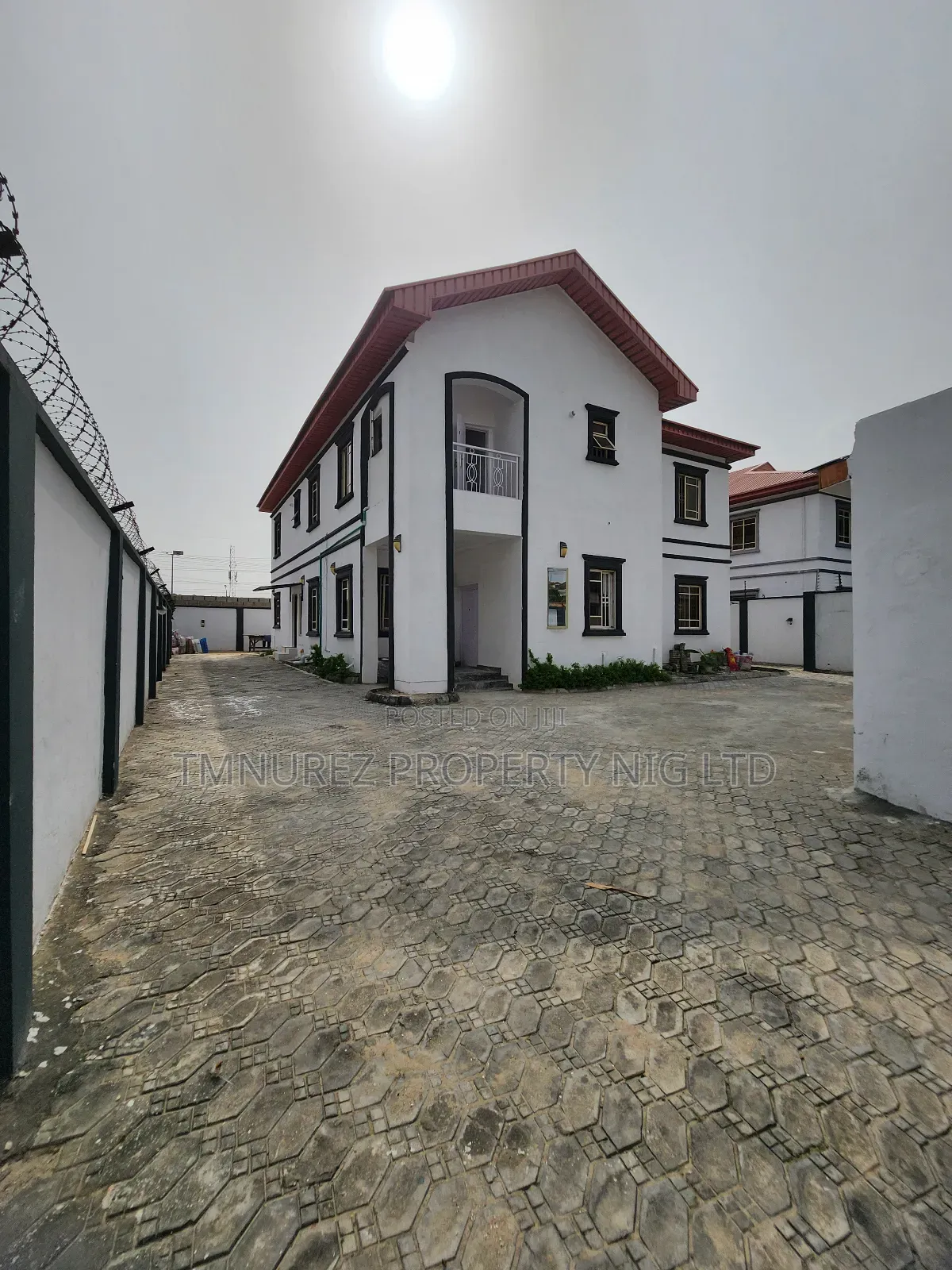 2bdrm Apartment in Lekki Phase1 for rent
