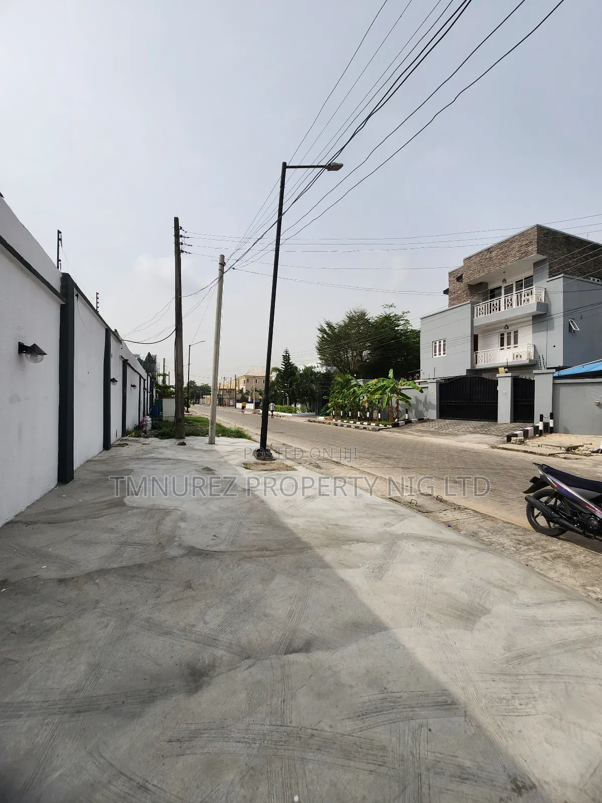 2bdrm Apartment in Lekki Phase1 for rent