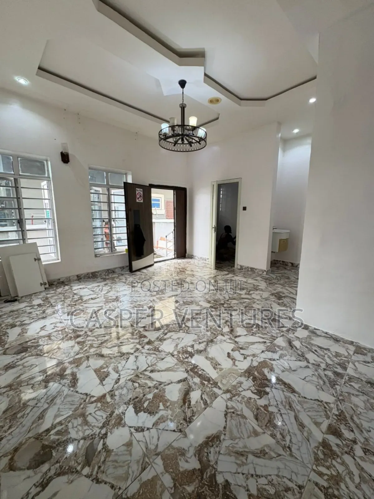 Studio Apartment in Ikota Villa for rent