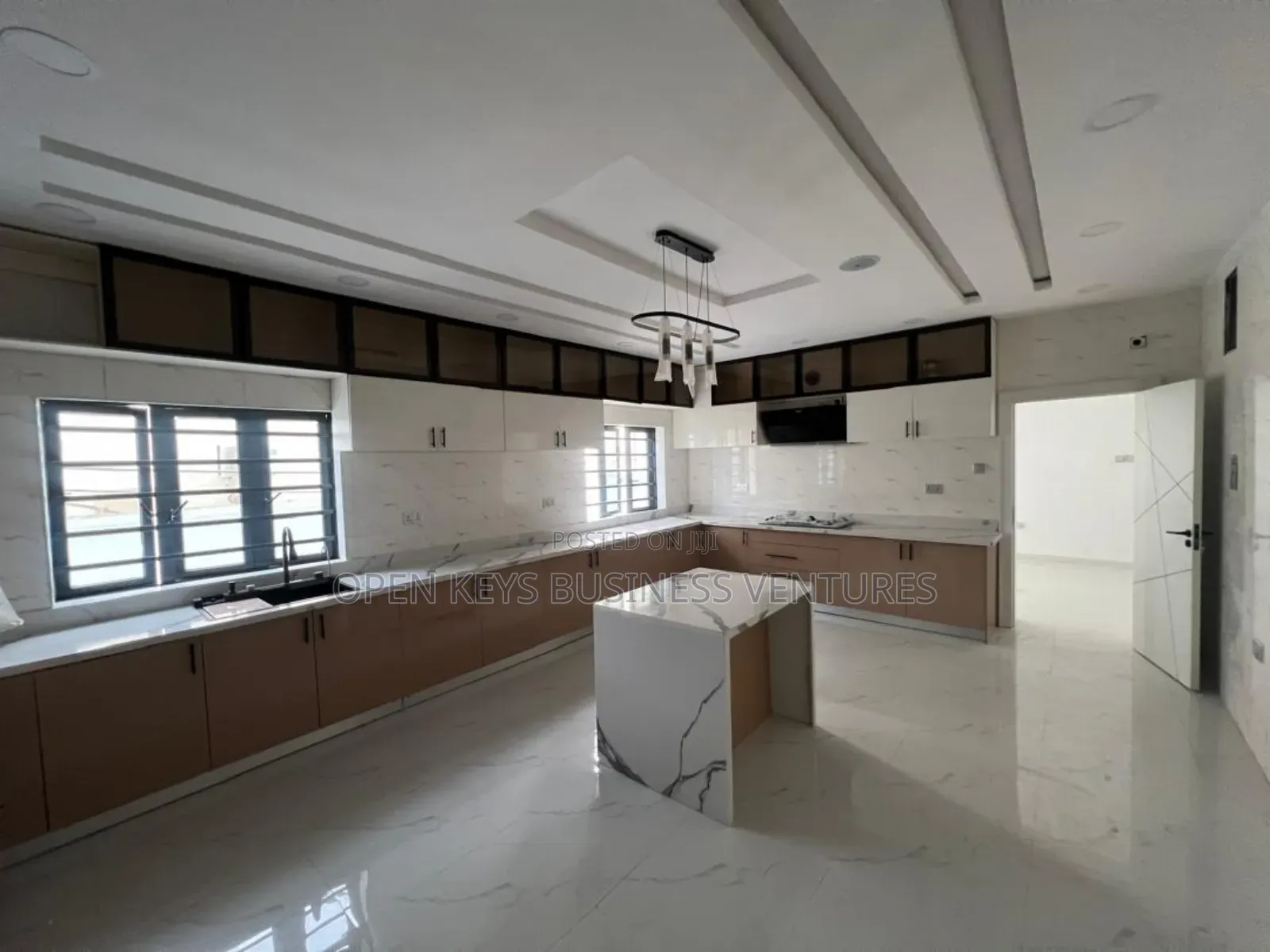 Furnished 5bdrm Duplex in Oluyole for sale