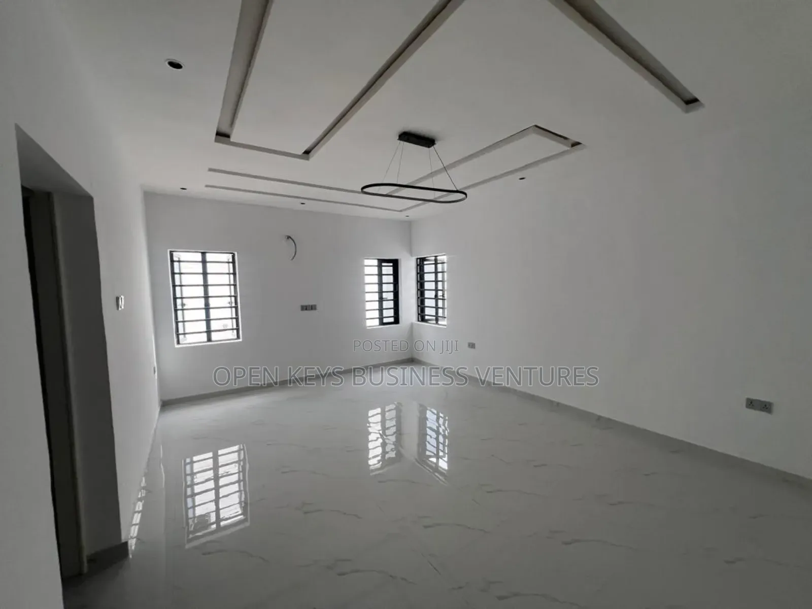 Furnished 5bdrm Duplex in Oluyole for sale