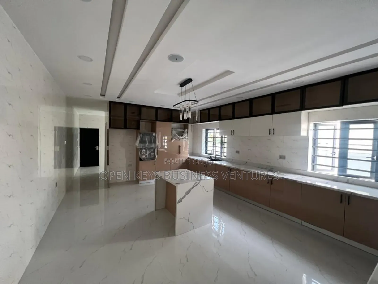 Furnished 5bdrm Duplex in Oluyole for sale
