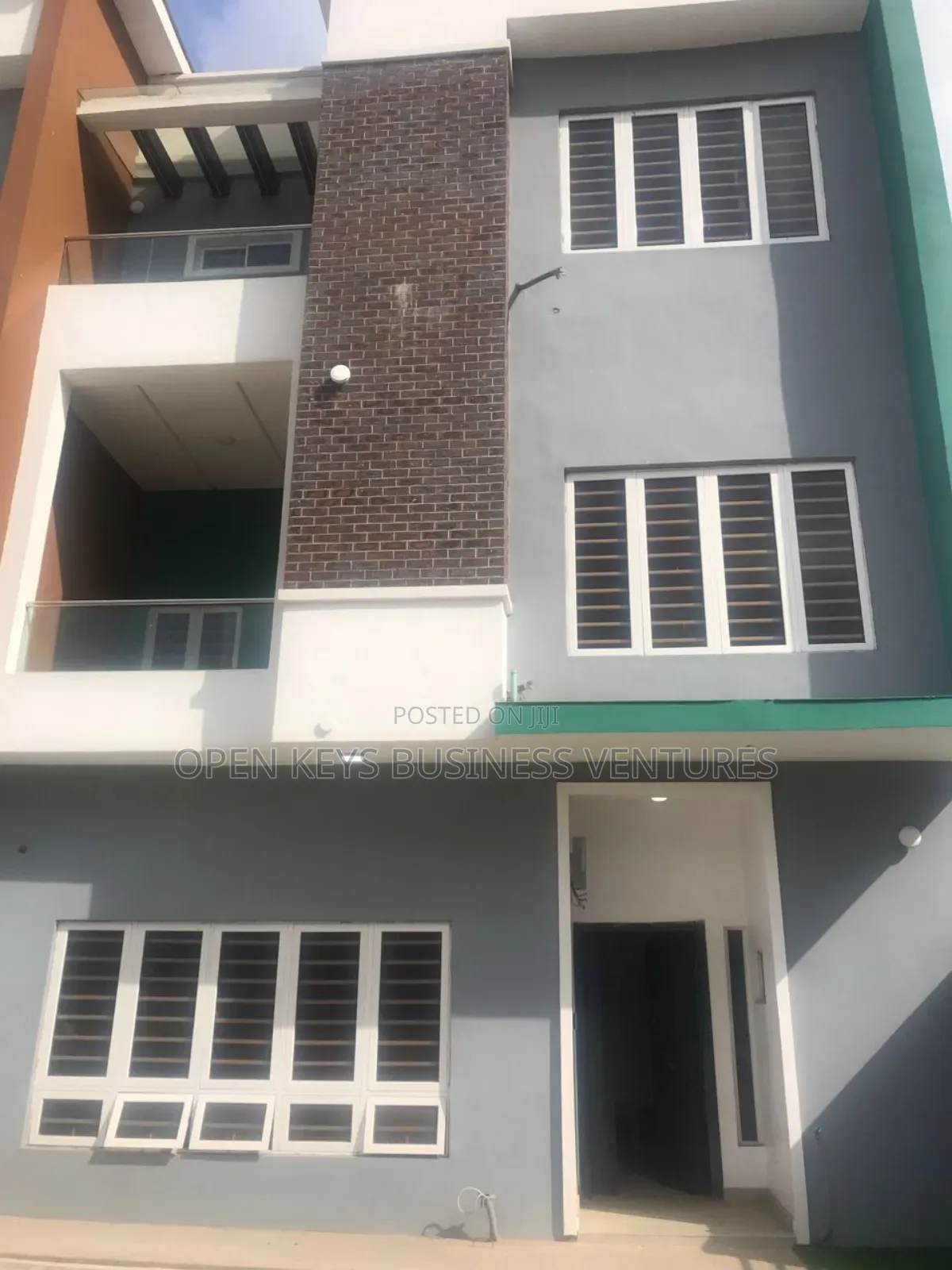 5bdrm Duplex in Iyaganku Gra, Iyanganku for sale