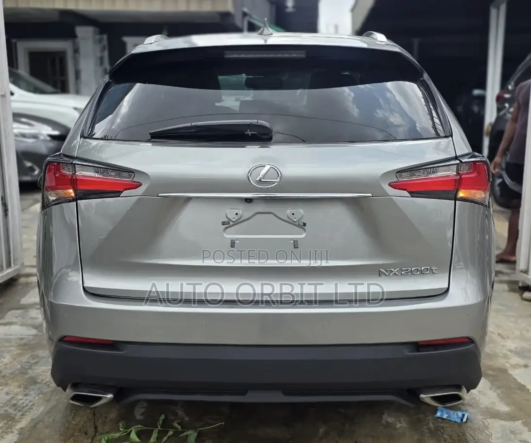 Lexus NX 200t FWD 2017 Silver