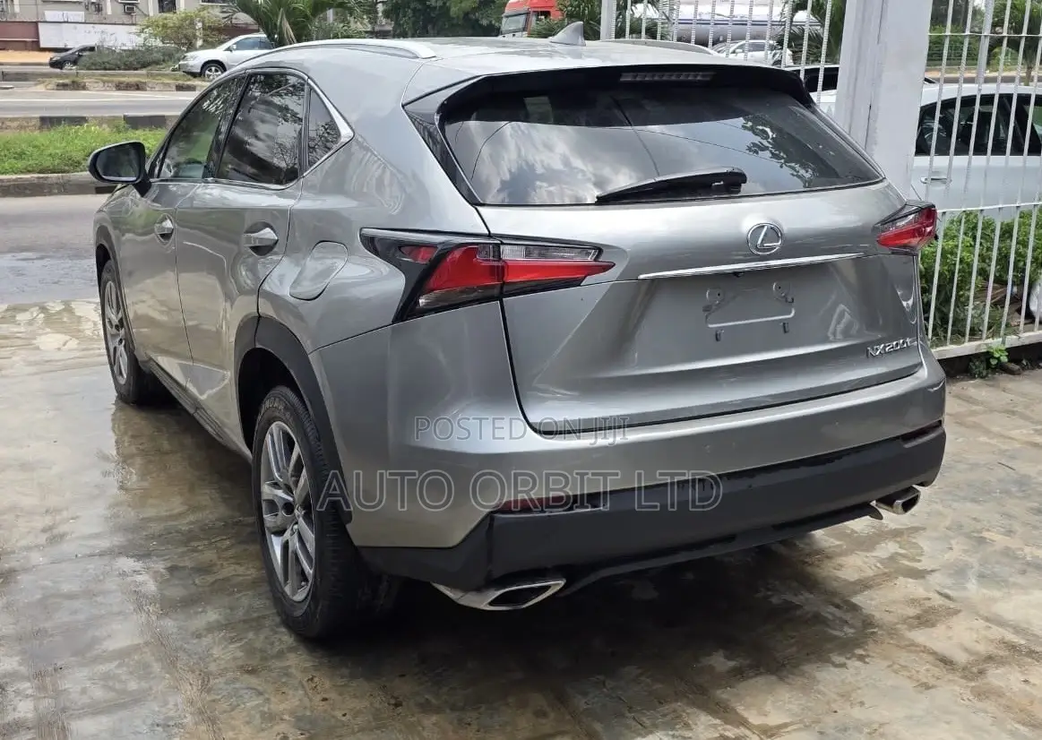 Lexus NX 200t FWD 2017 Silver