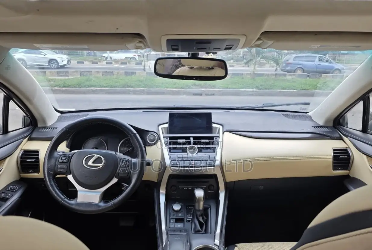 Lexus NX 200t FWD 2017 Silver