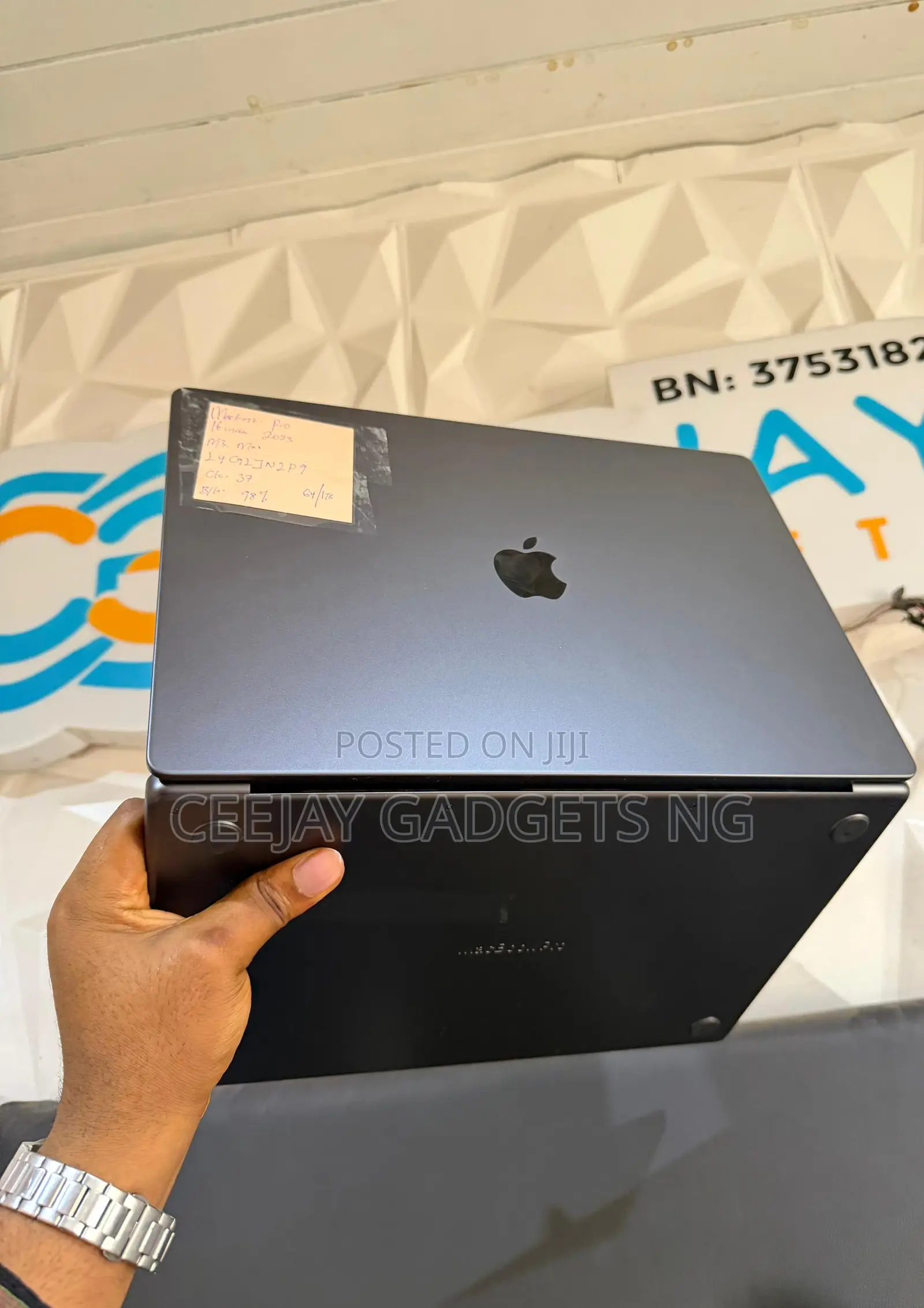 Laptop Apple MacBook Pro 2023 M3 Max 16-inch 64GB Apple M3 Max SSD 1T