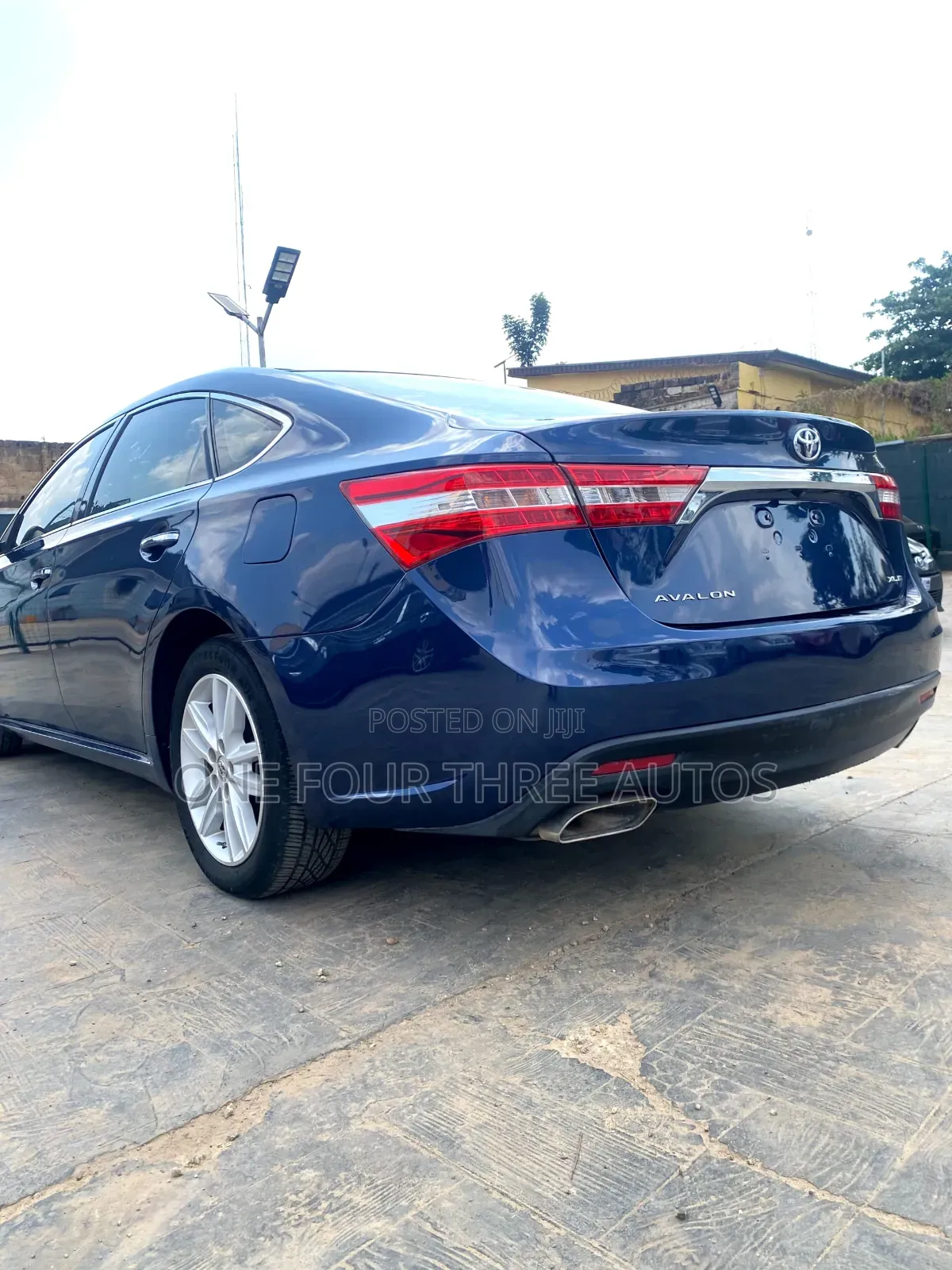 Toyota Avalon XLE Premium 4dr Sedan (3.5L 6cyl 6A) 2014 Blue