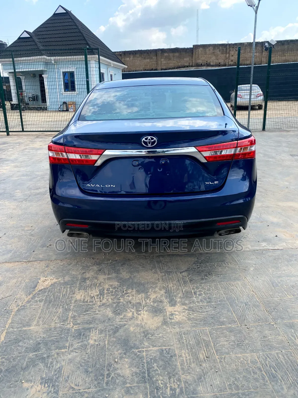 Toyota Avalon XLE Premium 4dr Sedan (3.5L 6cyl 6A) 2014 Blue