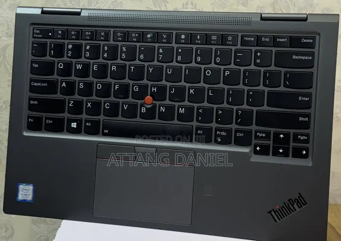 Laptop Lenovo ThinkPad X1 Yoga Gen 8 16GB Intel Core i7 SSD 256GB