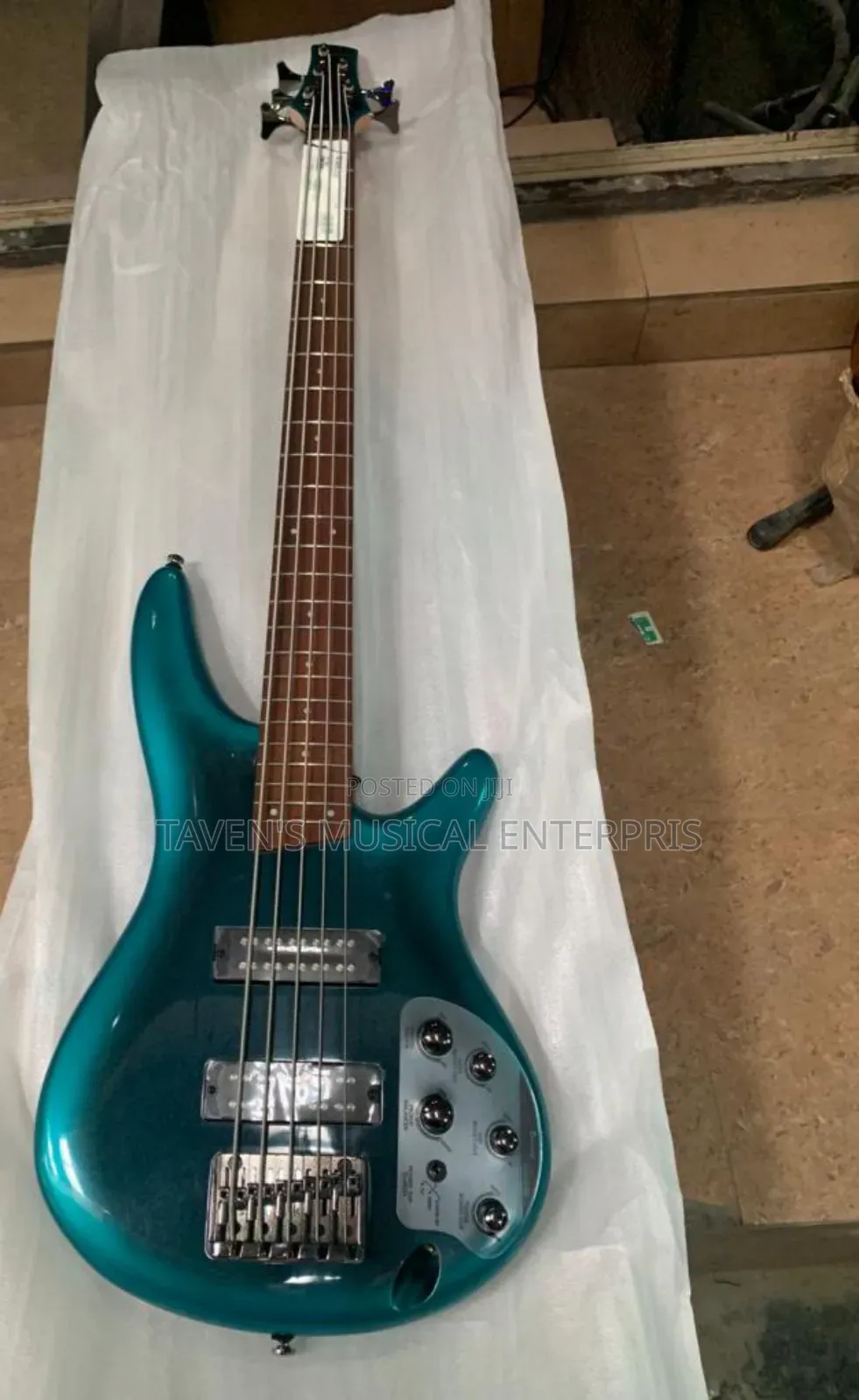 Ibanez Soundgear Active Guitar