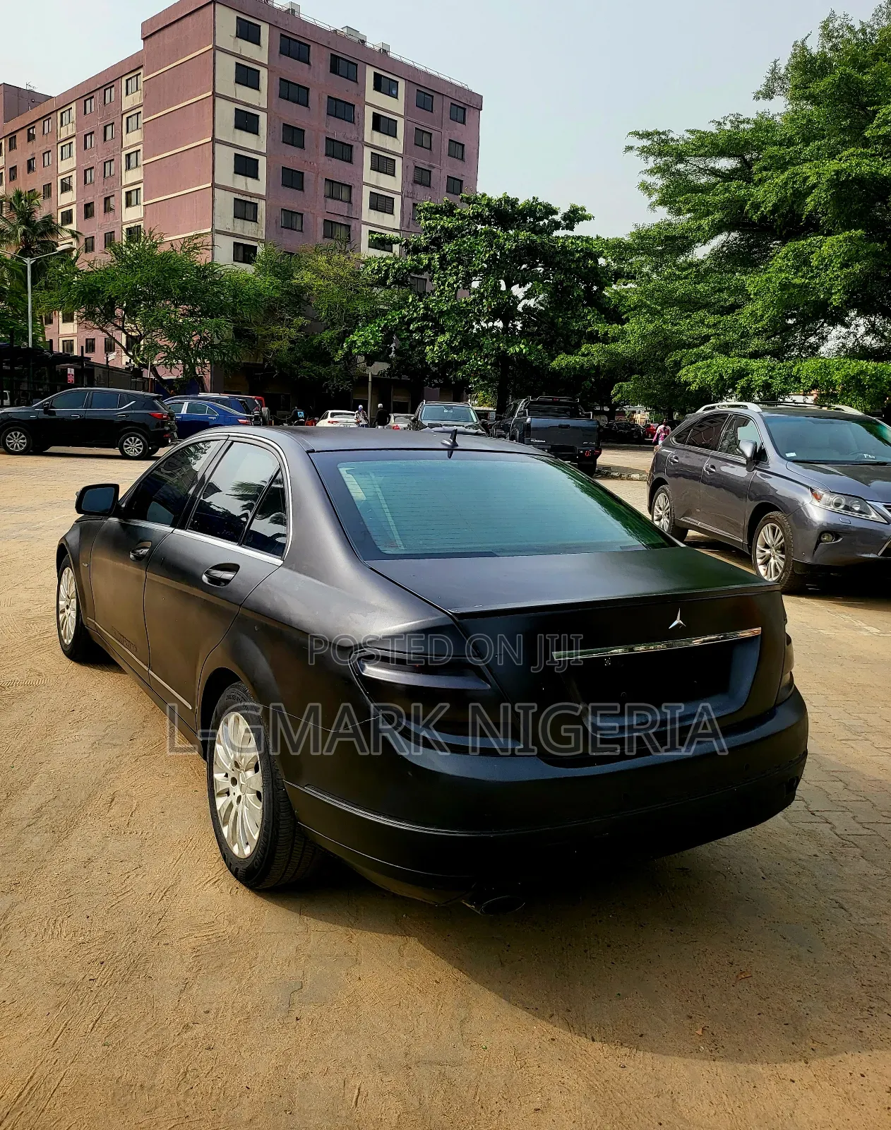 Mercedes-Benz C200 2010 Black