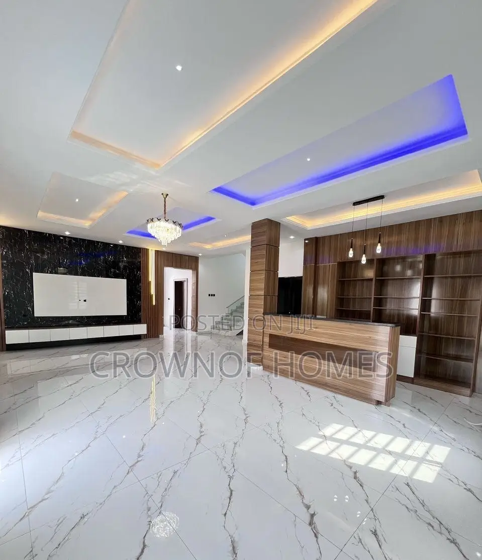5bdrm Duplex in Sangotedo for sale