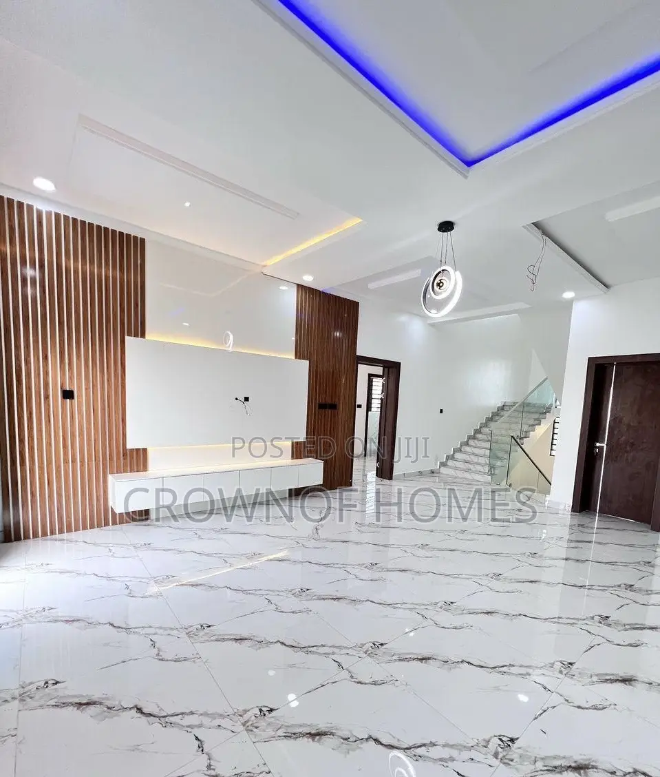 5bdrm Duplex in Sangotedo for sale