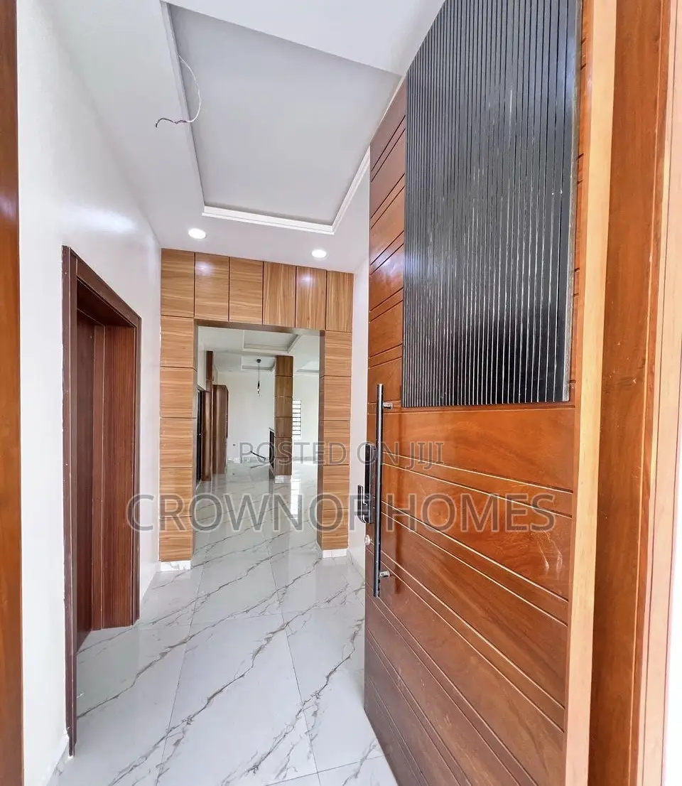5bdrm Duplex in Sangotedo for sale