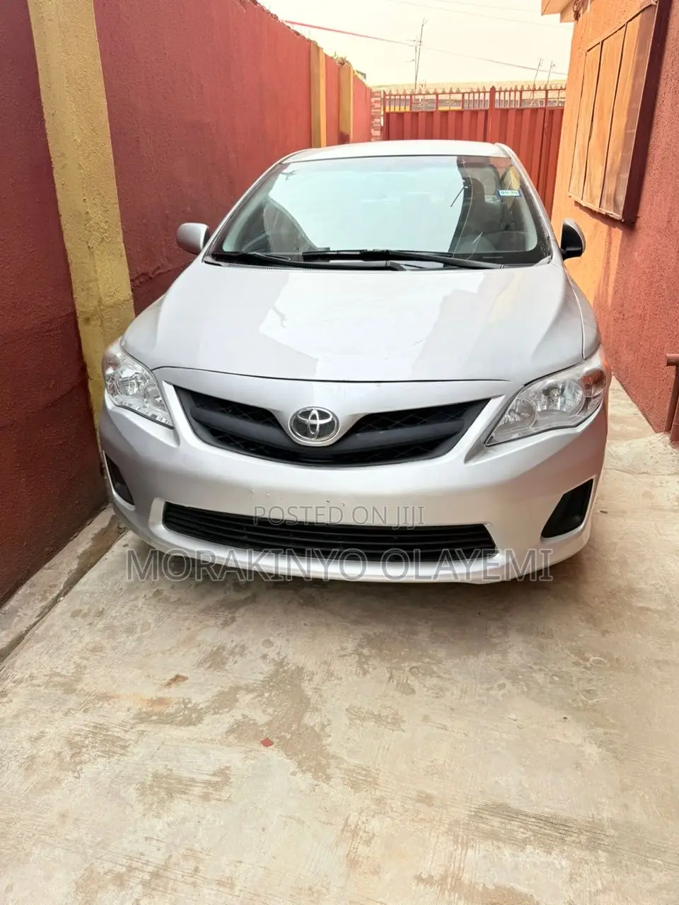 Toyota Corolla LE 4dr Sedan (1.8L 4cyl 4A) 2012 Silver