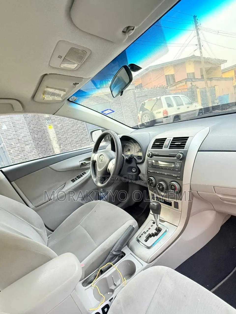 Toyota Corolla LE 4dr Sedan (1.8L 4cyl 4A) 2012 Silver