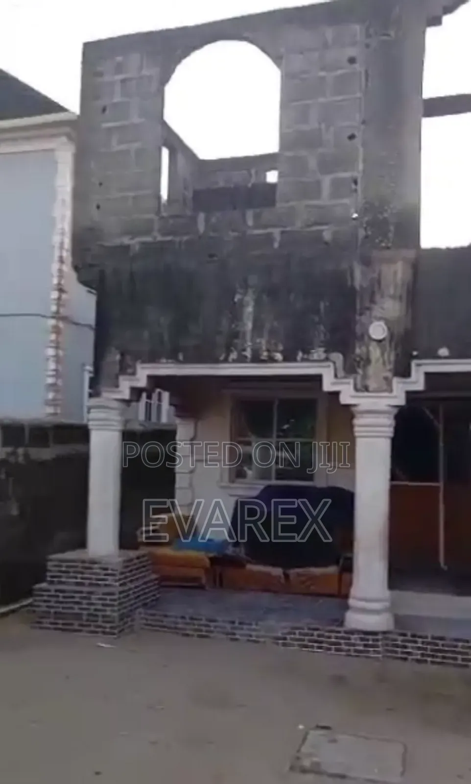 6bdrm Duplex in Ojo for sale