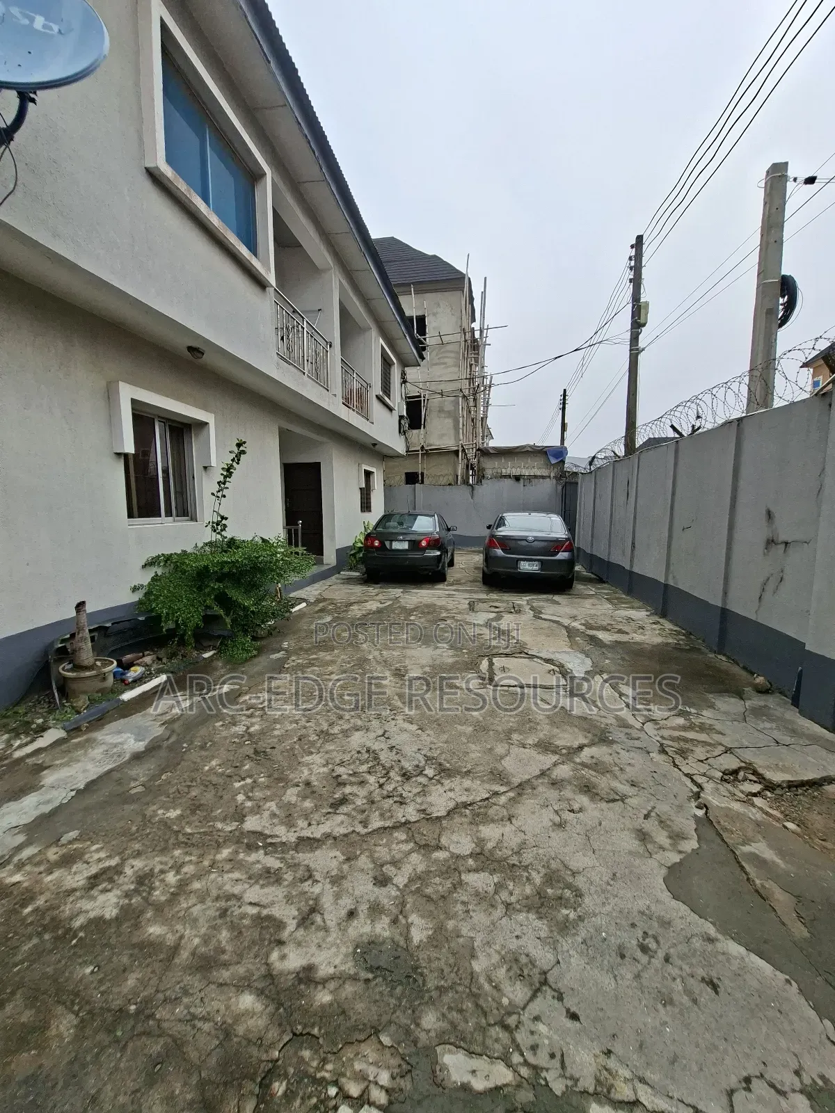 3bdrm Duplex in Ago Palace for sale
