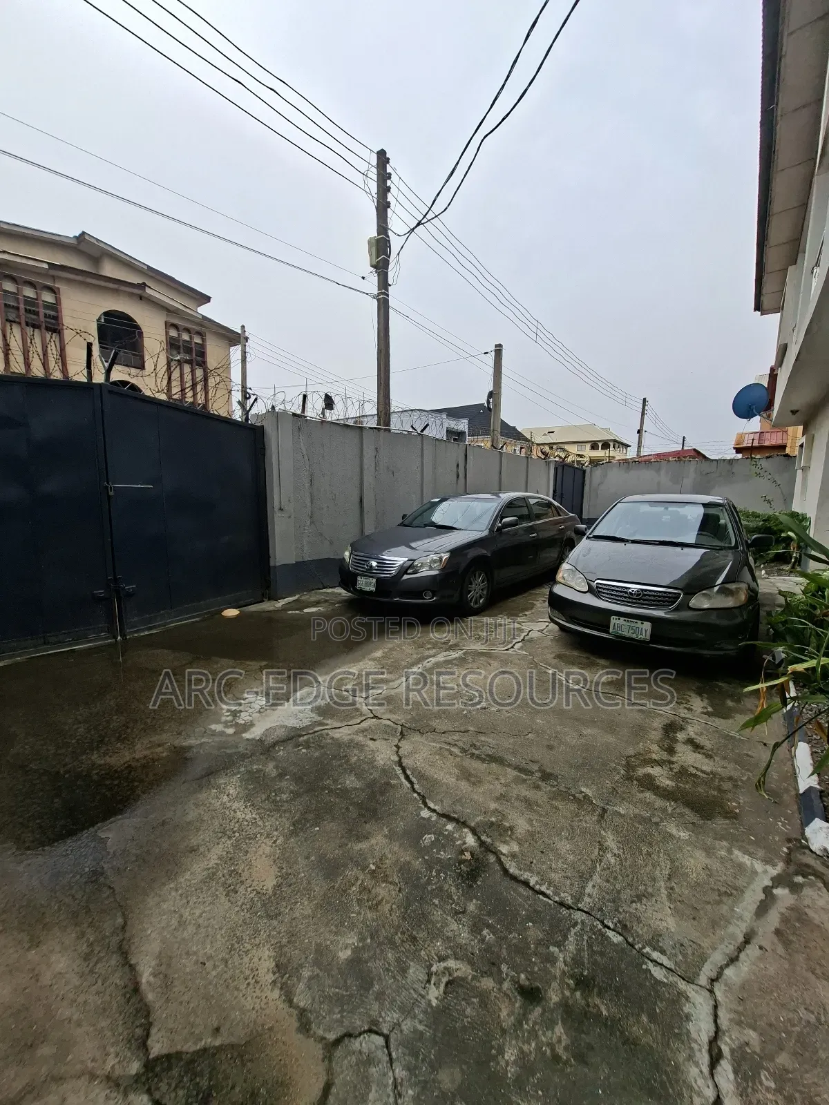 3bdrm Duplex in Ago Palace for sale