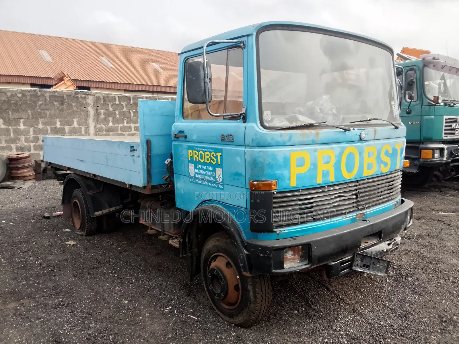 Mercedes 813 Half Bucket