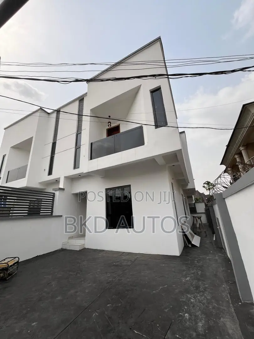 4bdrm Duplex in Gbagada for sale