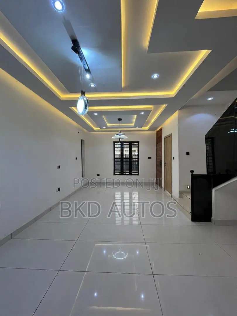 4bdrm Duplex in Gbagada for sale