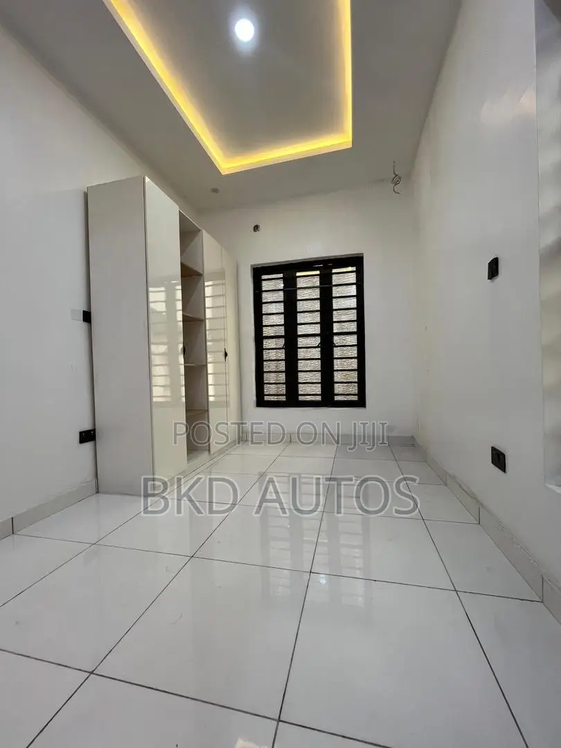 4bdrm Duplex in Gbagada for sale