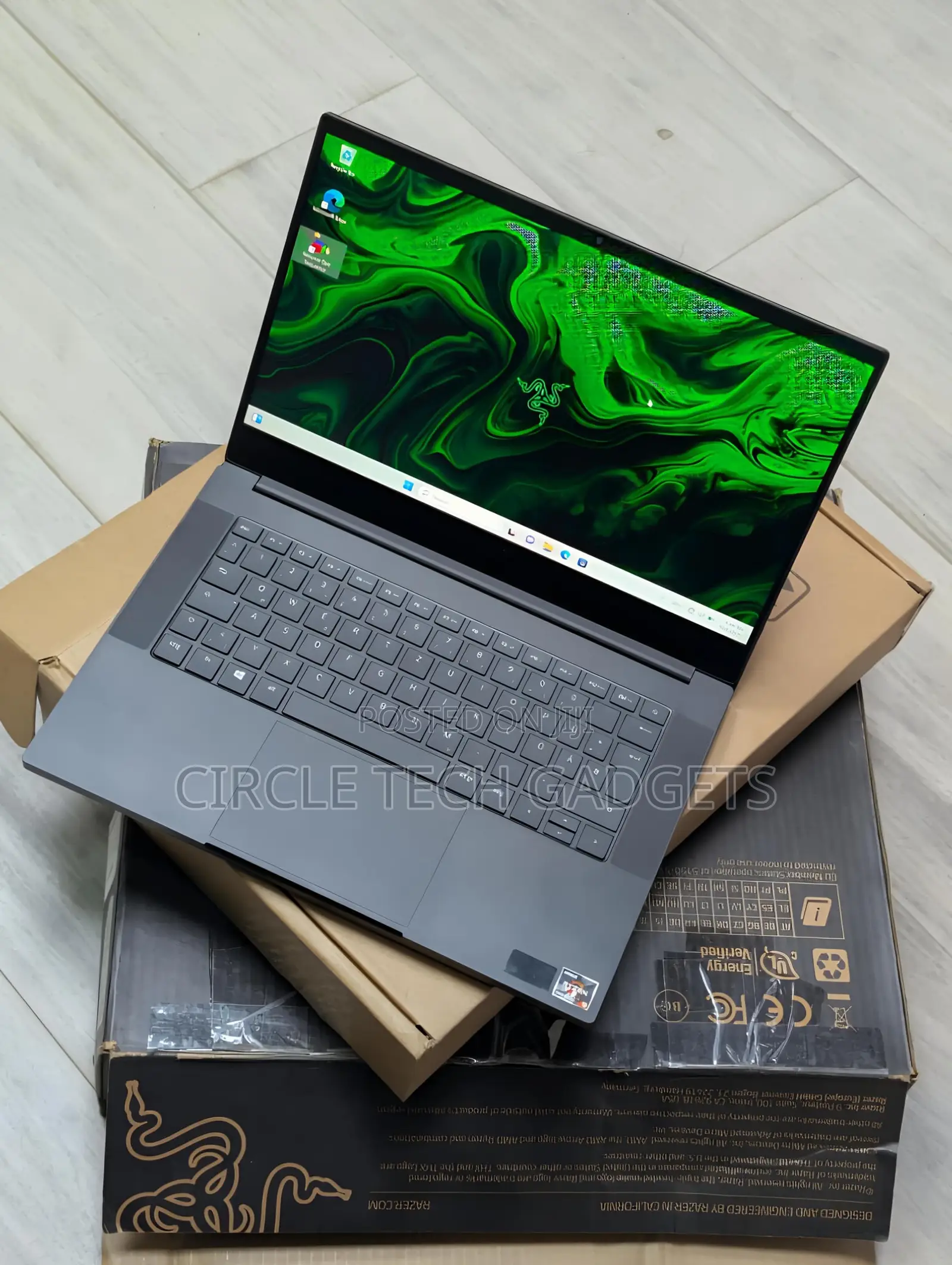 Laptop Razer Blade 16GB AMD Ryzen 9 SSD 1T