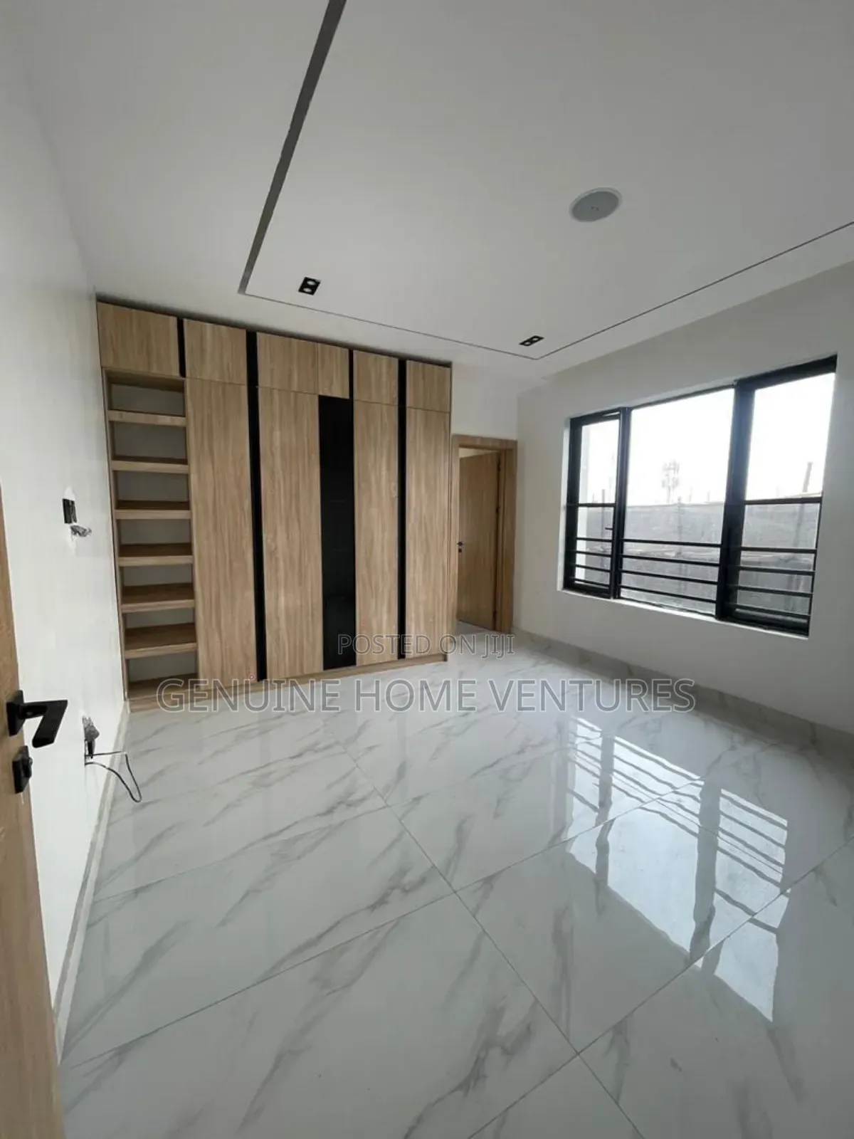 2bdrm Apartment in Lekki Phase 1 for sale