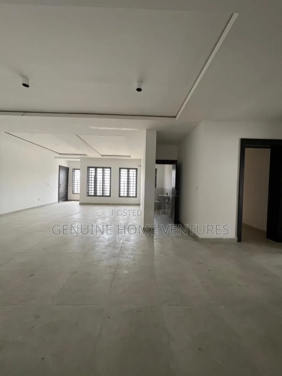 4bdrm Apartment in Lekki Phase One for sale