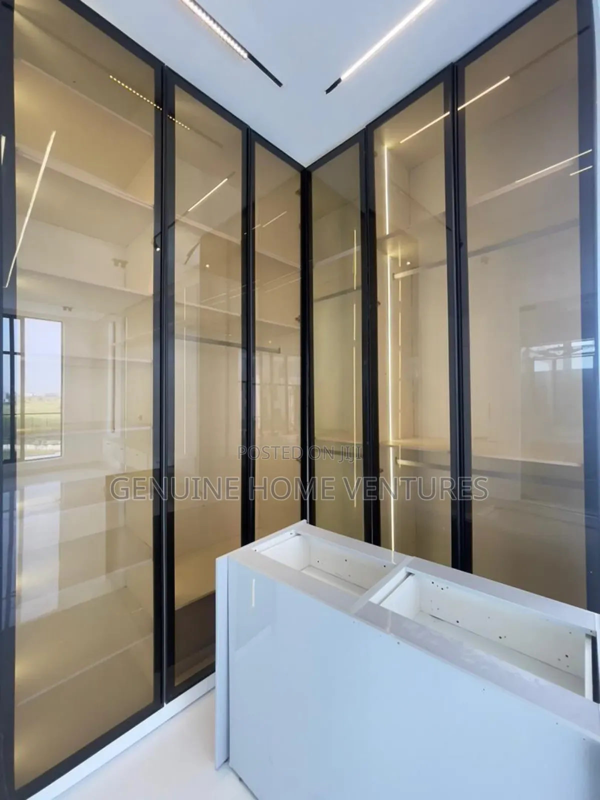 4bdrm Duplex in Chevron for sale