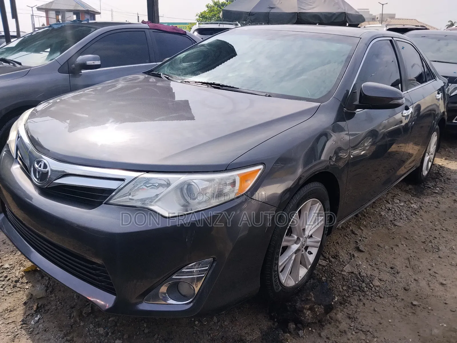 Toyota Camry XLE V6 4dr Sedan (3.5L 6cyl 6A) 2013 Gray