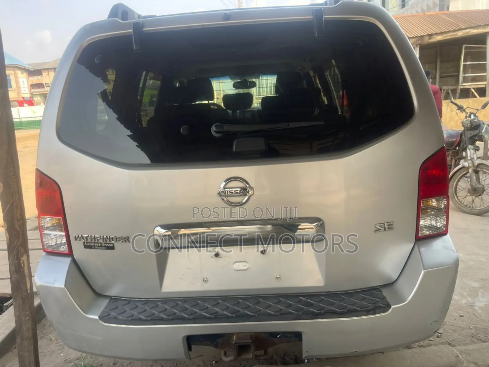 Nissan Pathfinder 2006 Silver