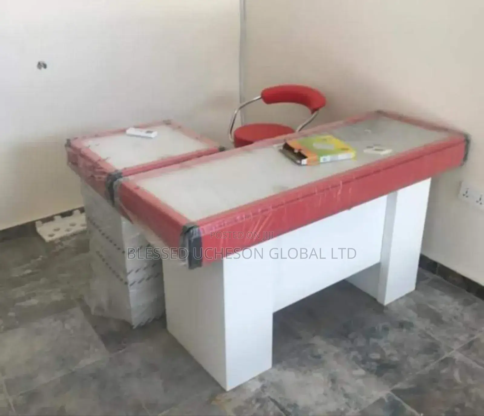 Cashier Table and Locker for Malls and Supermarkets
